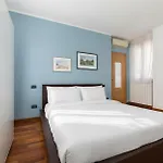 Modern With Jacuzzi, Terrace And Private Garage 아파트 *