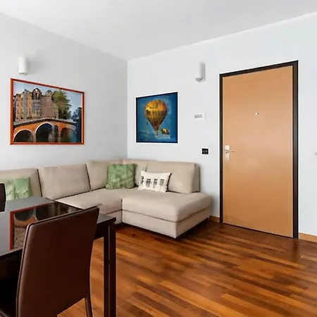 Modern With Jacuzzi, Terrace And Private Garage 아파트 *
