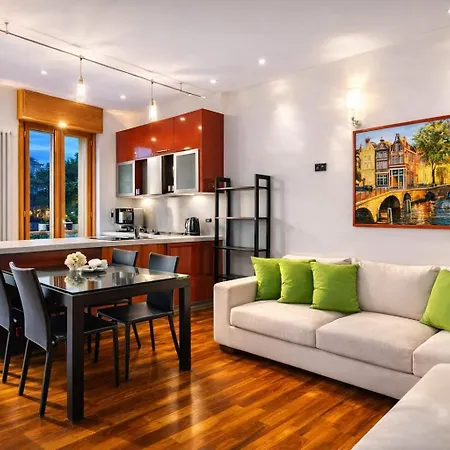 Modern With Jacuzzi, Terrace And Private Garage Milán