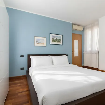 Modern With Jacuzzi, Terrace And Private Garage Apartmán *